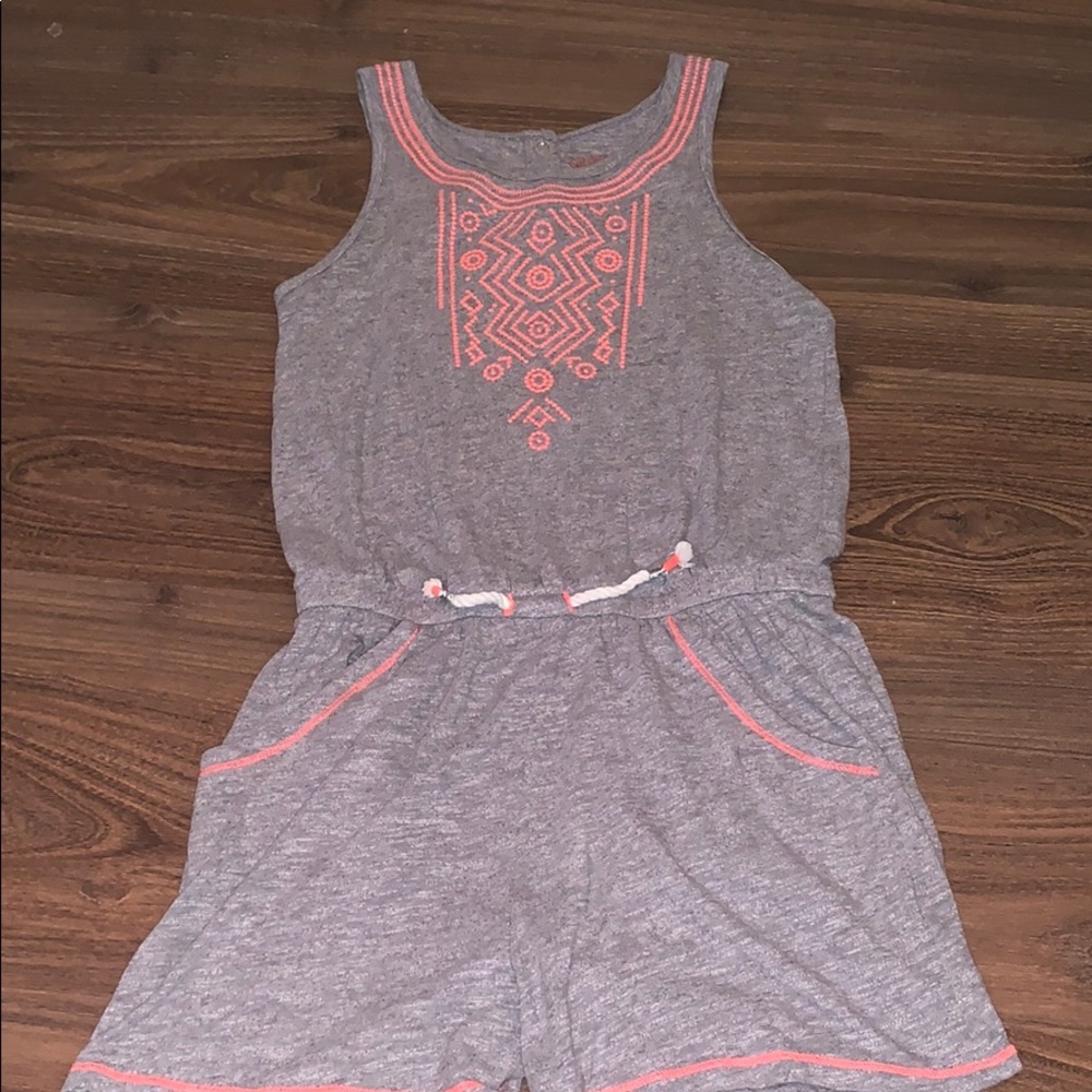 Cute pink and grey romper 👕